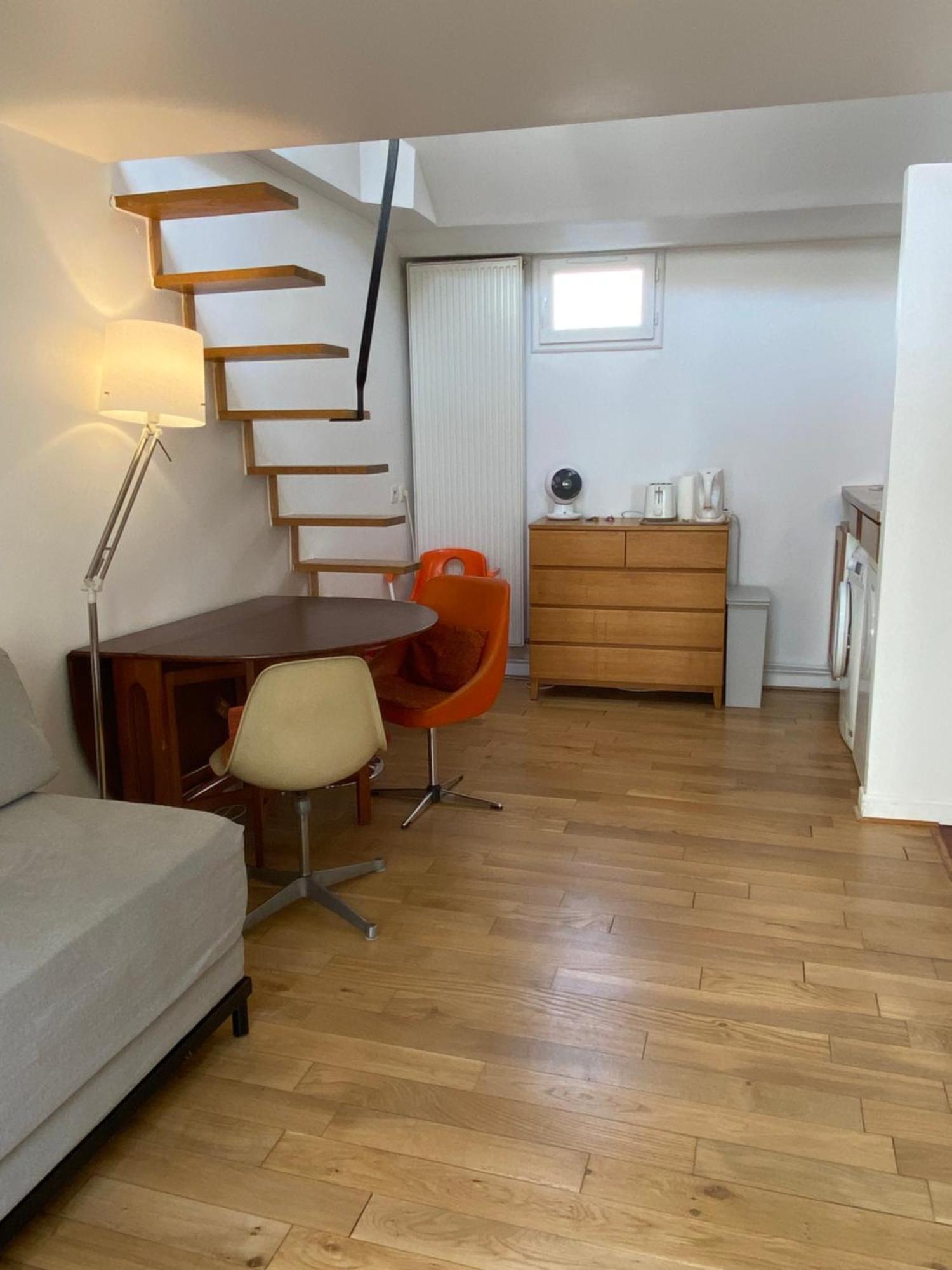 Appartement Marais With Mezzanine Parijs